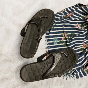 **Reebok Foam Core Black Flip Flops**